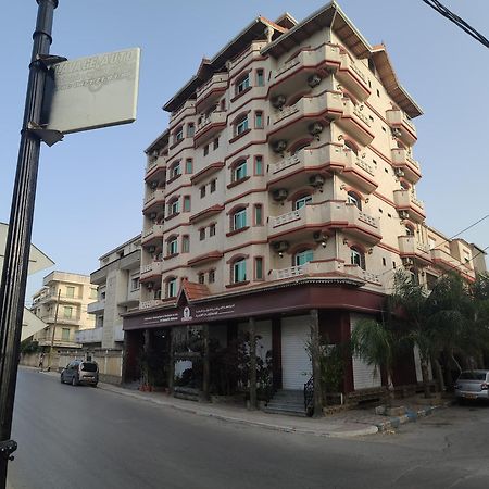 Jijel Koutama المظهر الخارجي الصورة
